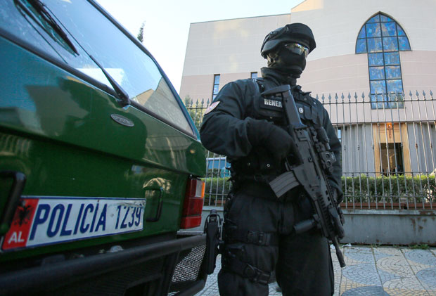 У Албанији ухапшен Албанац са Косова због сумње да је учествовао у терористичким групама