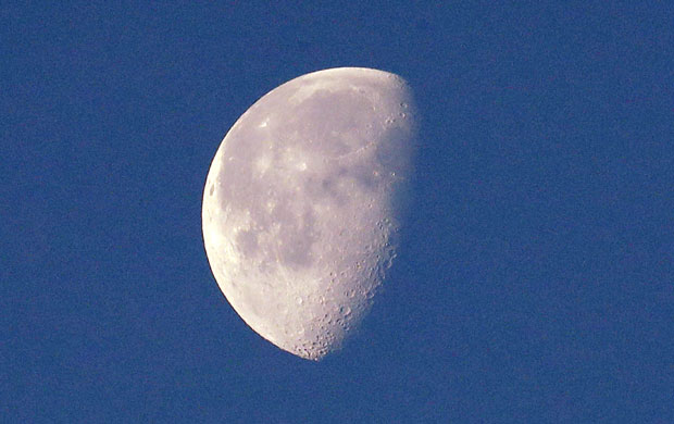 Кина почела истраживање тамне стране Месеца