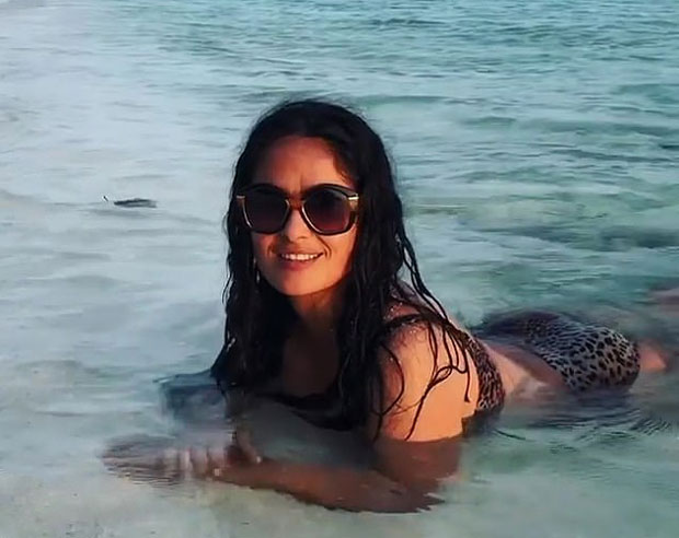 САЛМИН ЖИВОТ СИРЕНЕ: Заносна Мексиканка ужива на егзотичној дестинацији