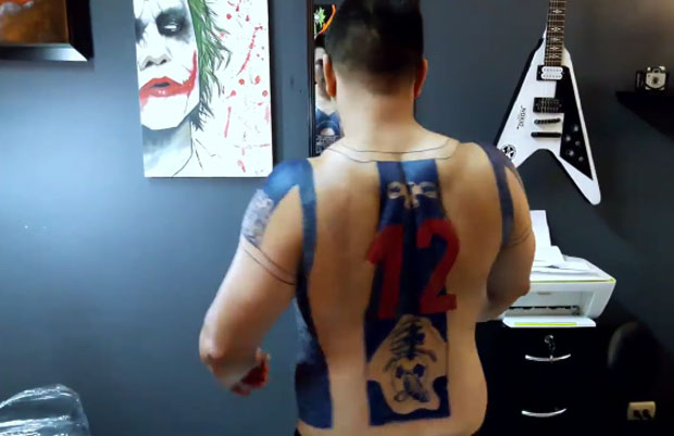 ТЕТОВИРАО ДРЕС ОМИЉЕНОГ ТИМА: Требало је 60 сати али му сад не треба мајица (ВИДЕО) 