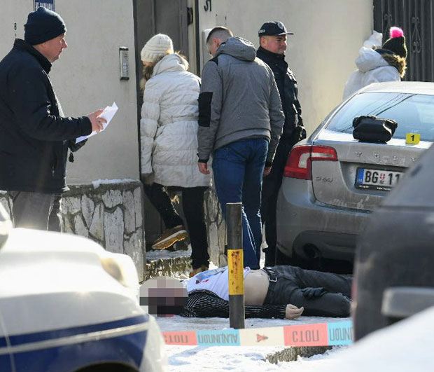 ПОЛИЦИЈА ОПКОЛИЛА БАНОВО БРДО: Мушкарац изрешетан у груди и главу (ФОТО)