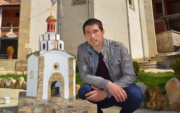 Светиње у малом урађене рукама