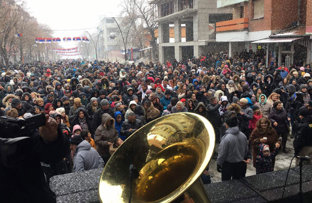 Дејан Петровић разгалио Србе на Космету за Бадњи дан! (ФОТО+ВИДЕО)