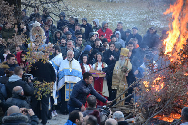 Цетињски манастир: И Руси донели бадњак