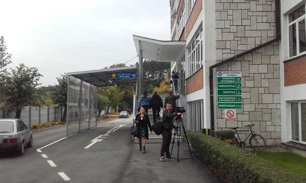 УЖАС У ЛОЗНИЦИ: Младић се крваво провео у кафићу због рачуна