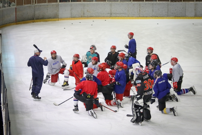 ПРВИ ДЕО ЗАВРШЕН: Млада хокејашка репрезентација Србије се припрема за СП у Загребу