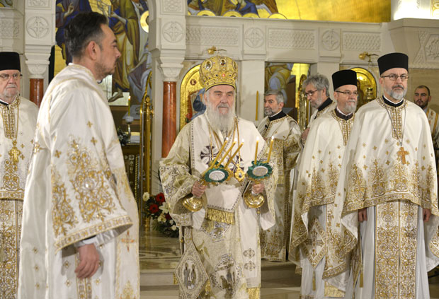 БОЖИЋ ЈЕ СМИСАО ИСТОРИЈЕ: У духу народних обичаја прослављен празник Христовог рођења