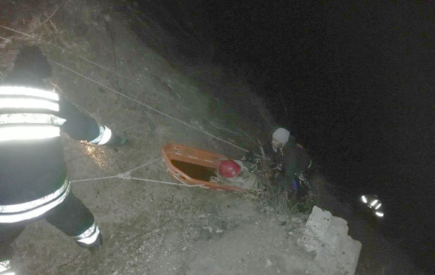 Дечак се опоравља после пада с литице