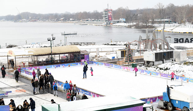 Ради клизалиште на Ади