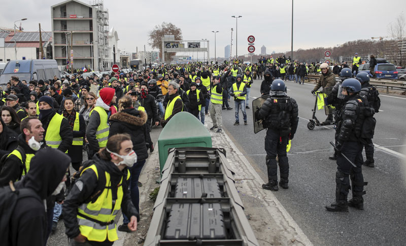 Италијански званичници подржали покрет Жути прслуци