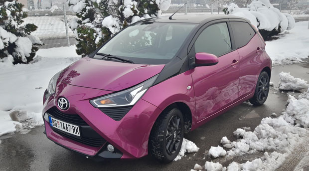 ЈАПАНСКА БОМБОНА: Нова тојота ајго на скенеру Новости