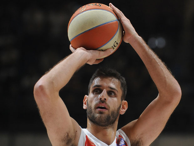 ПЕРПЕРОГЛУ НЕ МОЖЕ САМ: Два лица Звезде и пораз од Уникахе