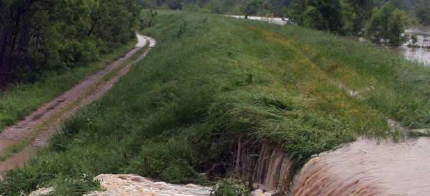 МОРБИДНА МИСТЕРИЈА У СМЕДЕРЕВУ: Пронађени делови тела мушкарца у каналу