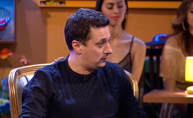 АНДРИЈА МИЛОШЕВИЋ СЕ ПОТПУНО ГО ПОЈАВИО У ЈАВНОСТИ: Глумац открио да је свима показивао своје интимне делове!