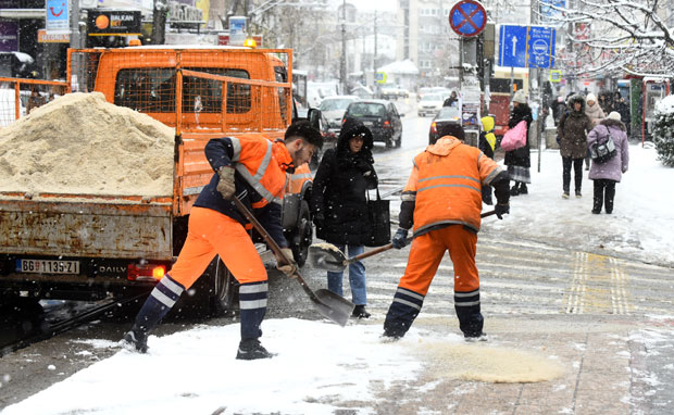 ГРАДОНАЧЕЛНИК: Надлежне службе у 4. степену приправности док буде требало, очекује се 48 сати снежних падавина