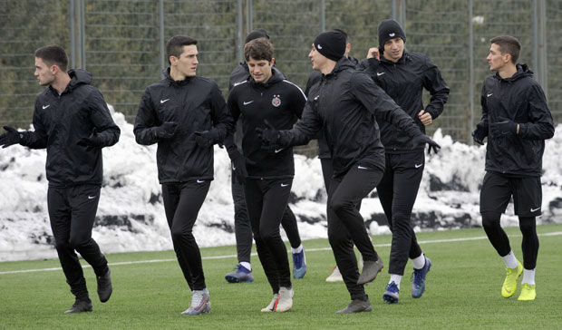 ПОБЕДЕ СУ ЛЕК ЗА СВЕ МУКЕ: Партизан са непромењеним играчким кадром започео припреме