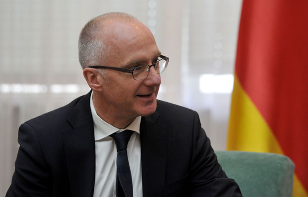 Шпијунка: Месец славља Томаса Шиба