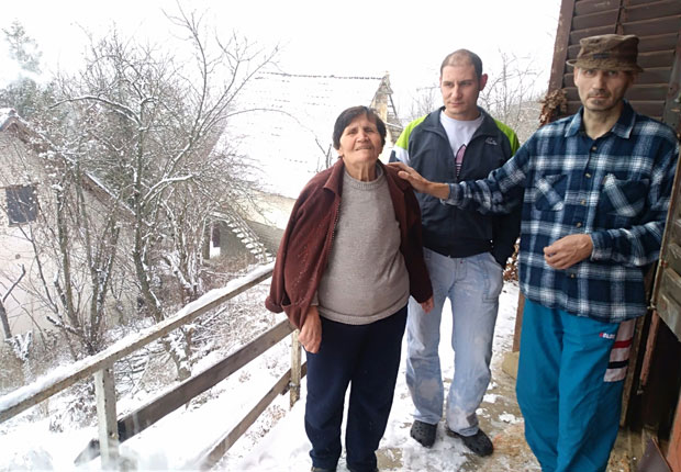 Нико да сврати и упита јесмо ли живи