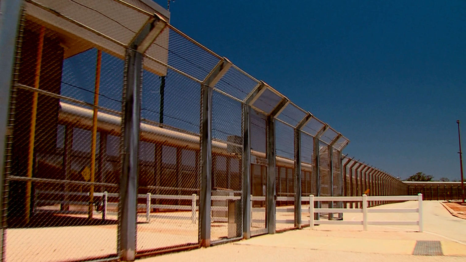 Из затвора у Аустрији побегло 47 затвореника