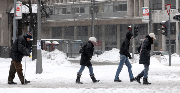 ЈАК МРАЗ У СРБИЈИ:  Проходни главни путеви, ванредна ситуација у пет општина