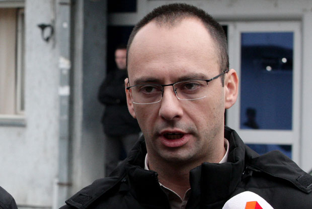 Симић: Приштина спремна на све, ситуација све тежа