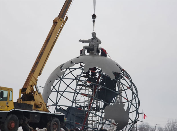 Постављена статуа Јованче Мицића (ФОТО)