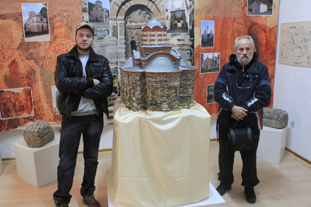 Светињe у минијатурама