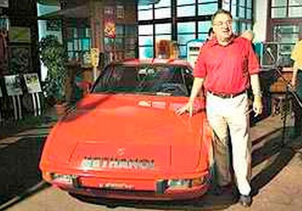 РОЂЕНДАН ЧУВЕНОГ АУТОМОБИЛСКОГ СТРУЧЊАКА: Професор др Душан Груден пуни 80 година