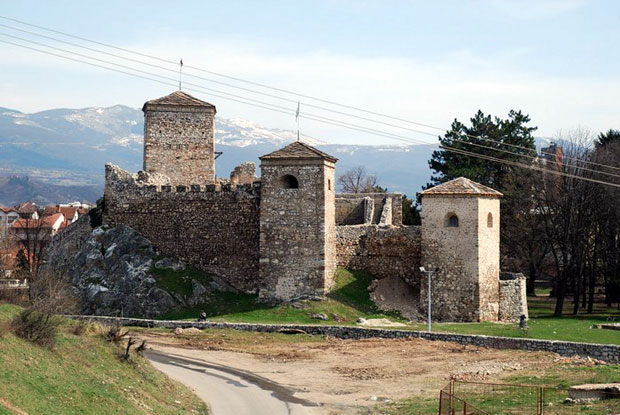 Снег затвара тврђаву у Пироту