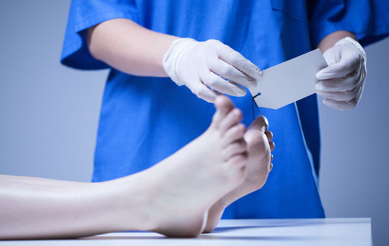 ШОК ПА ТРАГЕДИЈА: Жена оживела на столу мртвачнице, али је за њу ипак било касно