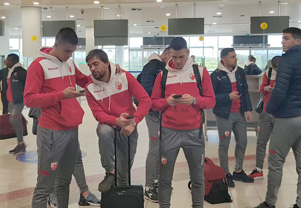 ТИТУЛУ БРАНЕ ИЗ ГРАДА ЉУБАВИ: Звездини фудбалери расположени стигли у кипарски Пафос на базичне припреме