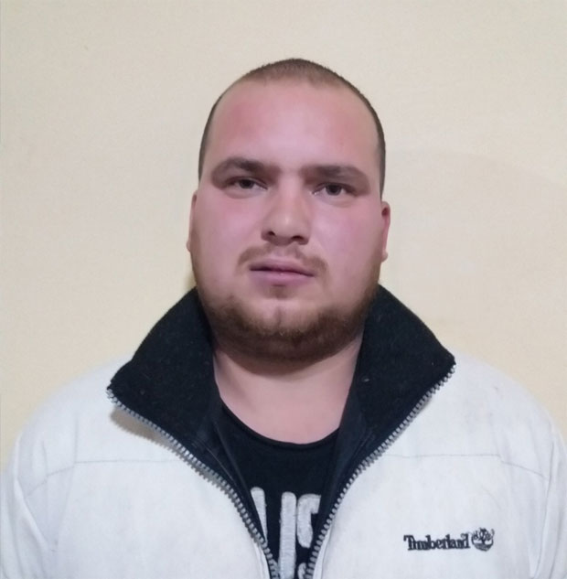 НАПАО СЛУЧАЈНУ ПРОЛАЗНИЦУ И ПОКУШАО ДА ЈЕ СИЛУЈЕ: Полиција позива оштећене да се јаве ако препознају лице са фотографије 