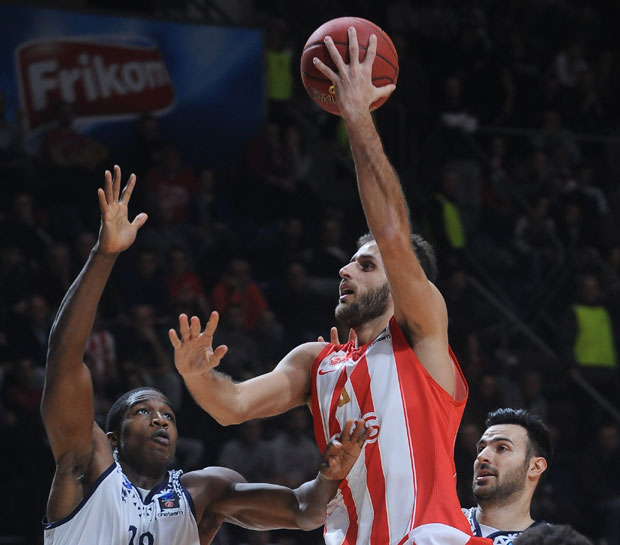 ПАДАЈУ И ФАВОРИТИ: Звезда гостује у Валенсији