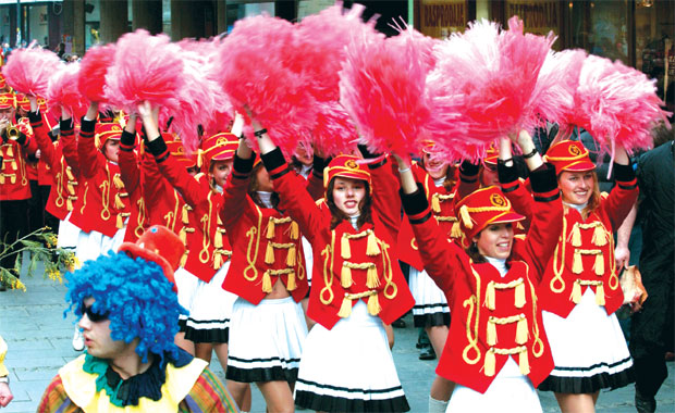 Мажореткиње доносе пролеће