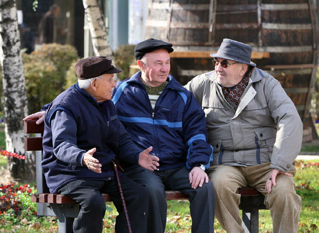 Црна Гора: Пензијом уцењују ребаланс