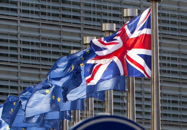 КАКВА „СУДБИНА“ ЧЕКА БРИТАНЦЕ: Четири сценарија за Брегзит