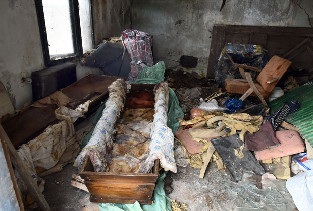 Саслушан мушкарац који је тело мајке држао три године у шупи (ФОТО)