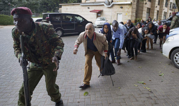 ДАН ПОСЛЕ ТЕРОРИСТИЧКОГ НАПАДА: И даље се чују детонације и пуцњи, најмање 15 мртвих (ВИДЕО)