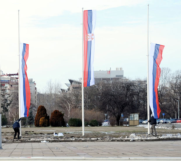 ПОСЕТА ПУТИНА БЕОГРАДУ: Главни град у српско-руским заставама