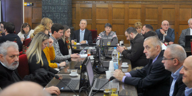 Примедбе Сената Универзитета у Београду: Треба сачувати младе научнике