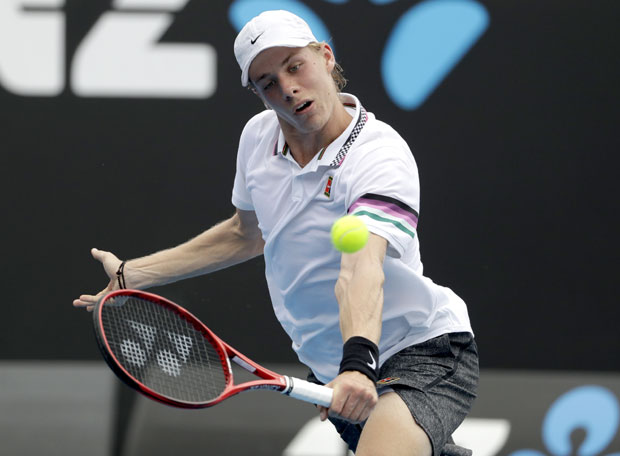 КО ЈЕ НОВАКОВ НАРЕДНИ РИВАЛ ДЕНИС ШАПОВАЛОВ? Најмлађи тенисер у Топ 100, тренира га мама, а прославио се победом над Надалом