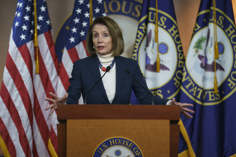 Трамп одбио захтев за путовање Пелосијеве