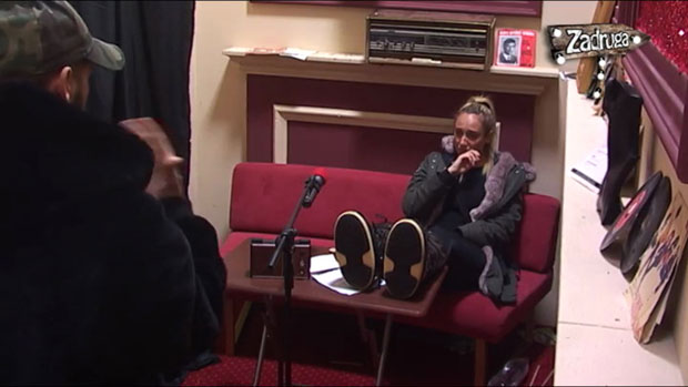 ЛУНА У СУЗАМА ЗБОГ МАРКА: Он не разуме колико ме то боли!