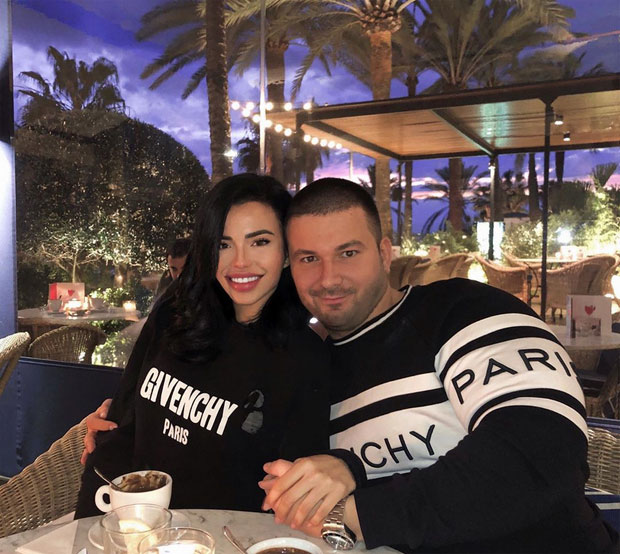 ПРОШЛЕ ГОДИНЕ ЈЕ УМАЛО ПОГИНУЛА КАДА СУ СТРАХИЊИ ДИГЛИ КОЛА У ВАЗДУХ: Венчали се шпанска мисица и београдски жестоки момак (ФОТО)