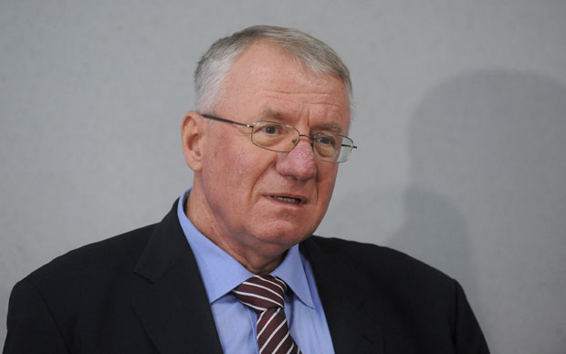 ИЗНЕНАДНИ СУСРЕТ СА ПУТИНОМ У ХРАМУ: Шешељ у крипти