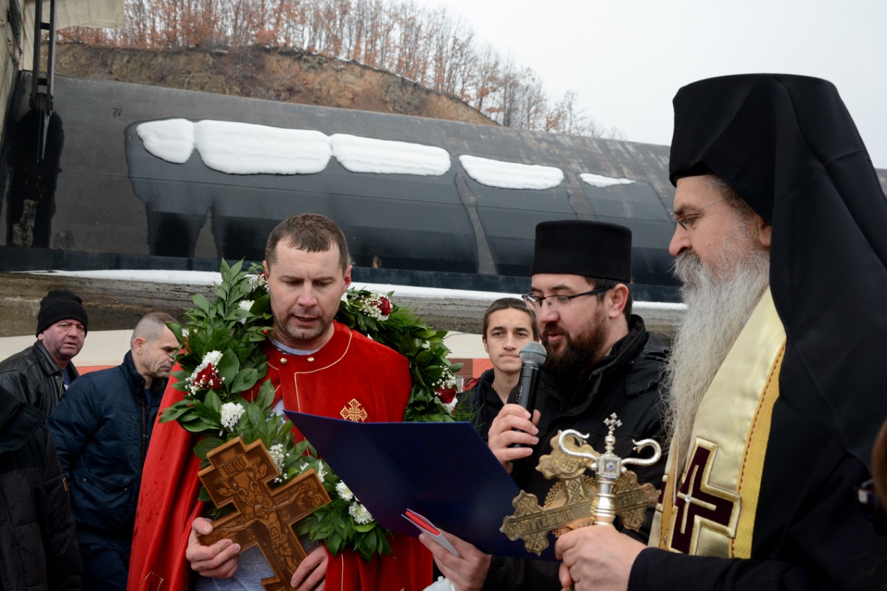 ПЛИВАЊЕ ЗА ЧАСНИ КРСТ НА ЈЕЗЕРУ ГАЗИВОДЕ: Милета Питулић троструки првак