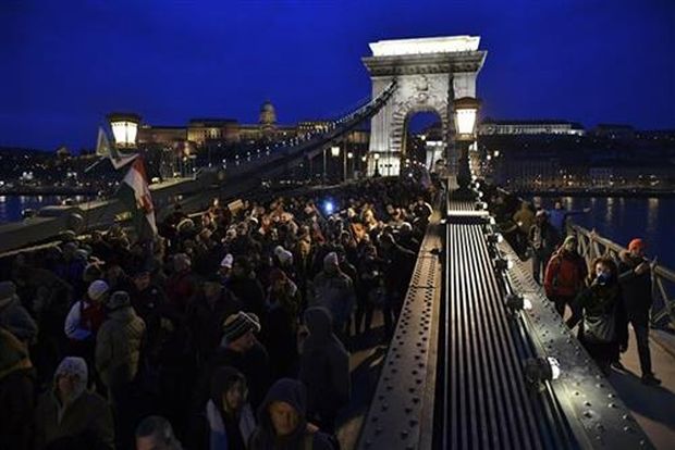 Мађарска: Десетине протеста против робовског закона о раду