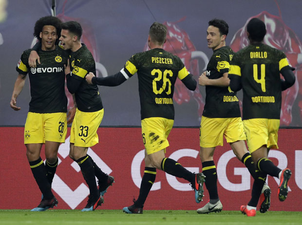 БУНДЕСЛИГА: Борусија победом задржала лидерску позицију, Јовић и даље тресе мреже