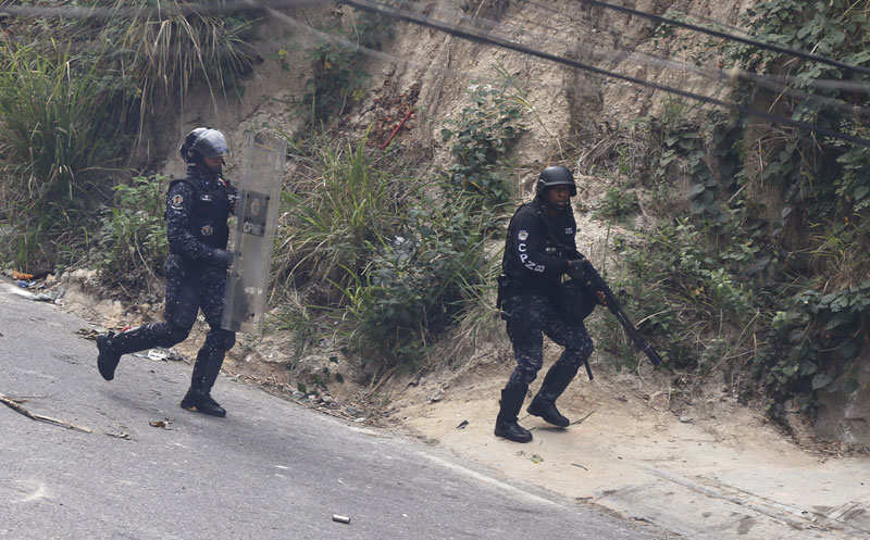 У ВЕНЕЦУЕЛИ ПОКУШАН ВОЈНИ УДАР: Ухапшена група побуњених војника 