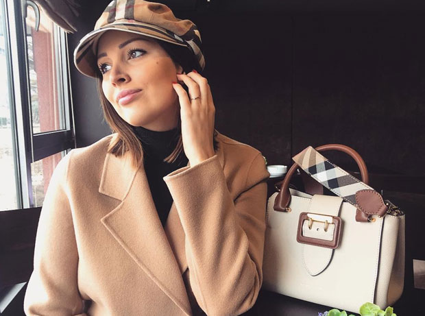 Трудна Прија снима песме 